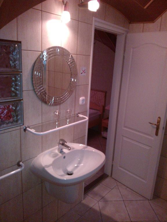 Nautilus Etterem Es Panzio Hotell Dabas Rum bild