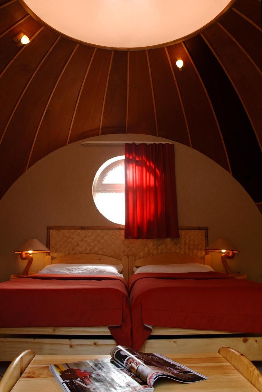 Nautilus Etterem Es Panzio Hotell Dabas Exteriör bild